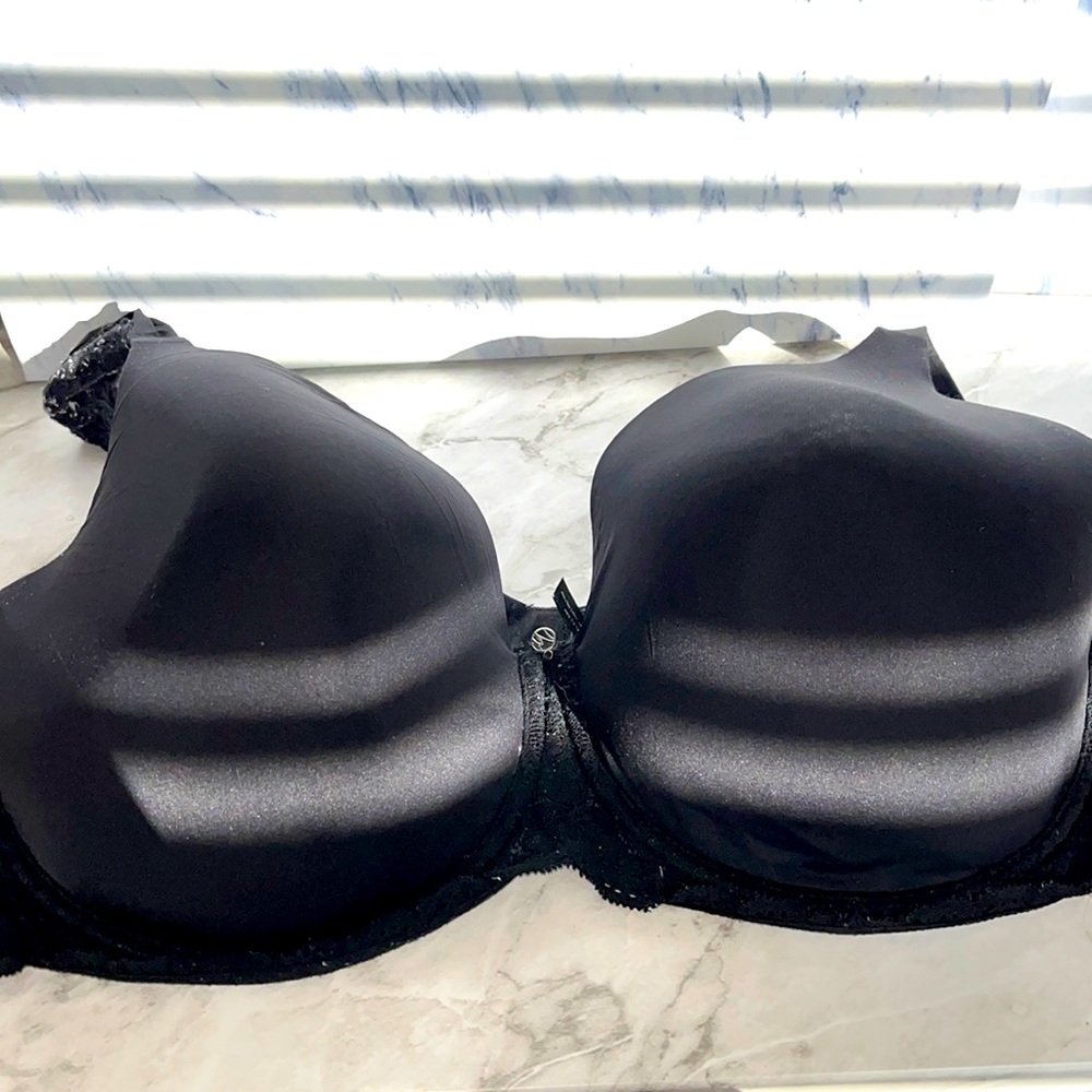 Montelle black underwire lace bra 40G